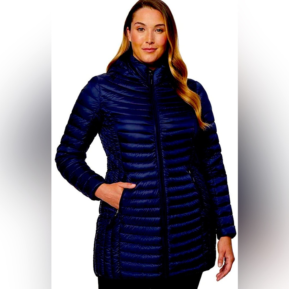 Selling brand new XL 32 Degrees packable jacket